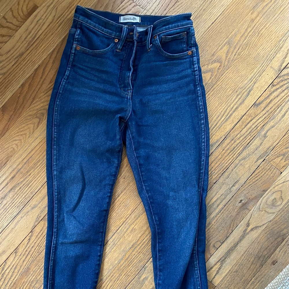Size 26 Madewell skinny jeans, high waisted.